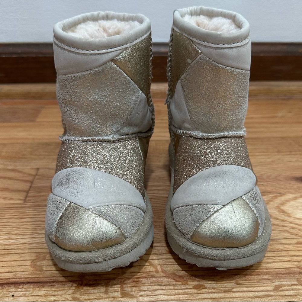 UGG Classic Short II Patchwork Boot for Kids/Toddlers size 8 toddler